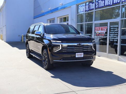 New 2025 Chevrolet Suburban Premier image 2