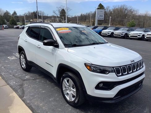 Certified 2022 Jeep Compass Latitude image 3
