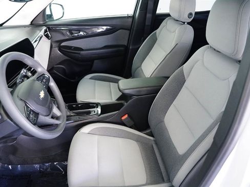 Used 2025 Chevrolet TrailBlazer LT FWD image 12