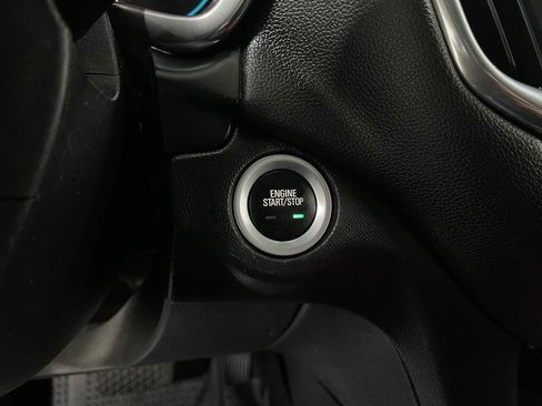 Used 2018 Chevrolet Equinox LT image 20