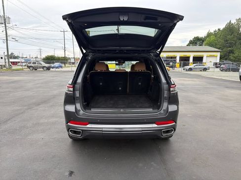 Used 2022 Jeep Grand Cherokee Summit AWD/4WD image 15