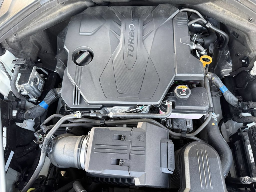 Used 2025 Genesis GV70 2.5T AWD/4WD image 32