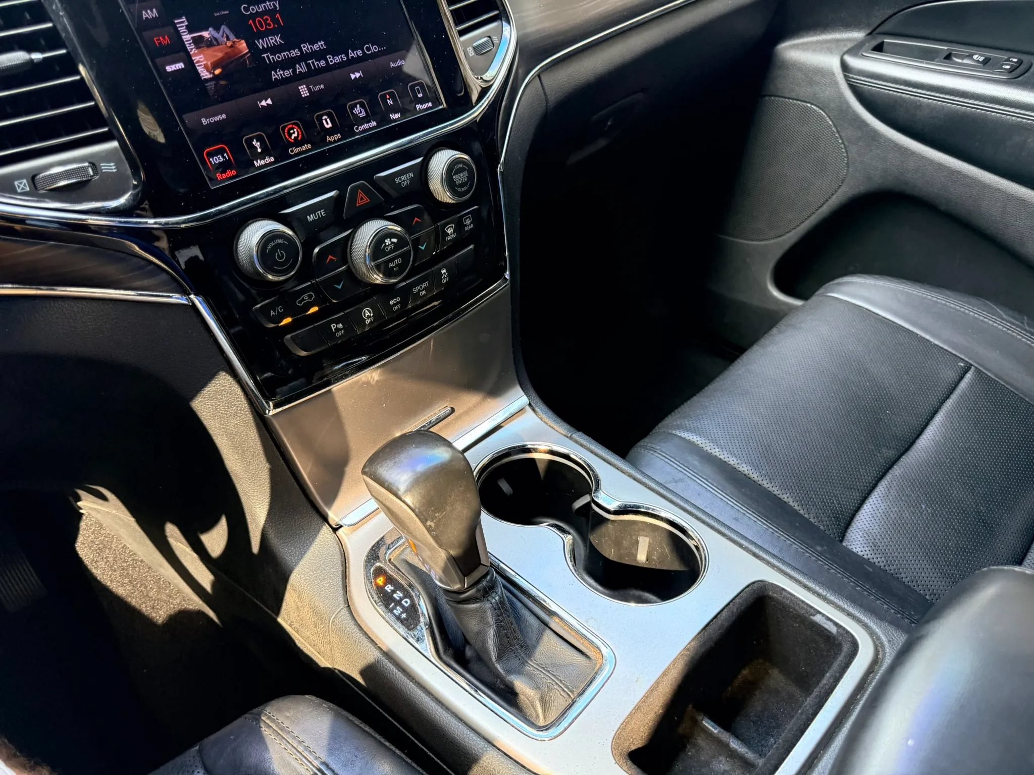 Used 2019 Jeep Grand Cherokee Limited w/ Luxury Group II RWD image 22