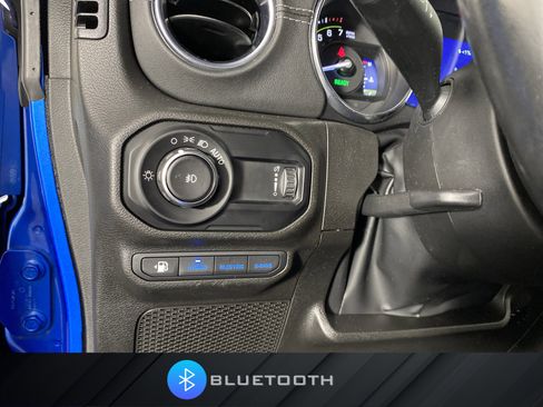 Used 2023 Jeep Wrangler Sahara w/ Cold Weather Group image 28