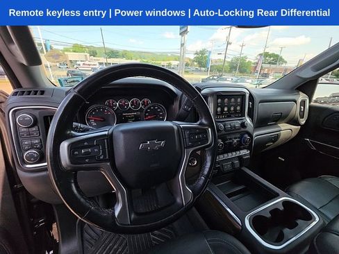 Used 2021 Chevrolet Silverado 1500 LT Trail Boss w/ Convenience Package II AWD/4WD image 9
