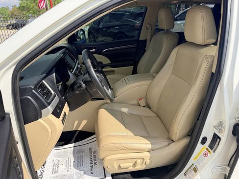 Used 2015 Toyota Highlander Limited image 8
