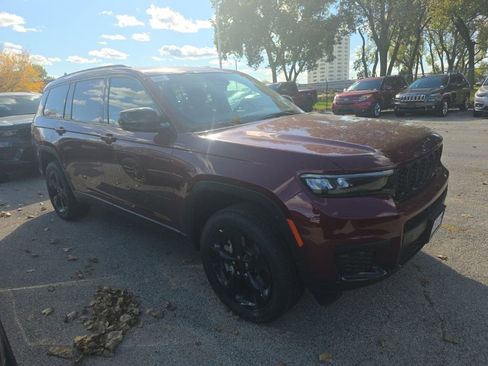 New 2025 Jeep Grand Cherokee L Altitude AWD/4WD image 1