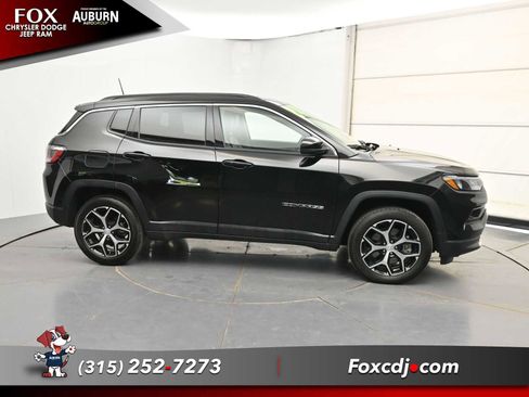 Used 2024 Jeep Compass Limited AWD/4WD image 15