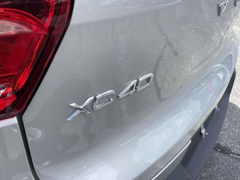 Used 2023 Volvo XC40 B5 Plus w/ Protection Package Premier AWD/4WD image 8