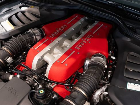 Used 2019 Ferrari GTC4Lusso AWD/4WD image 25
