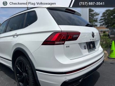 Used 2023 Volkswagen Tiguan SE R-Line FWD image 9