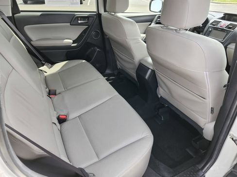 Used 2014 Subaru Forester 2.5i Touring AWD/4WD image 20