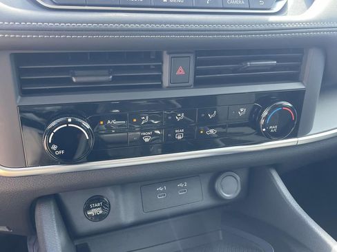 Used 2025 Nissan Rogue S image 24