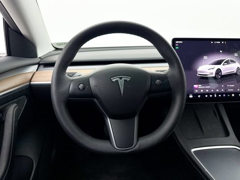 Used 2023 Tesla Model 3 Standard Range RWD image 3