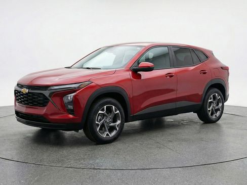 Used 2025 Chevrolet Trax LT FWD image 3