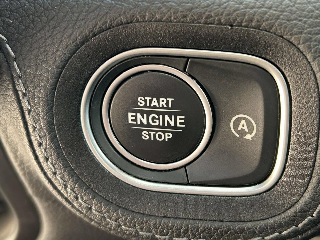 Used 2023 Mercedes-Benz GLE 53 AMG 4MATIC image 30