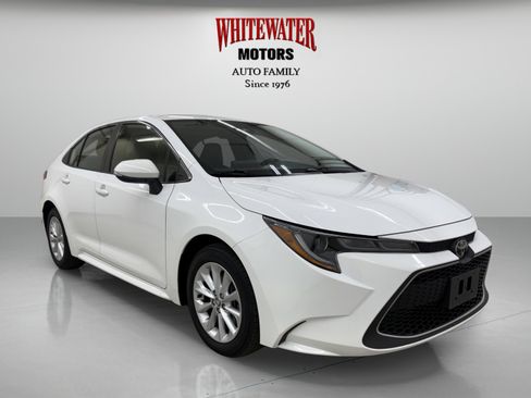 Used 2022 Toyota Corolla XLE FWD image 5