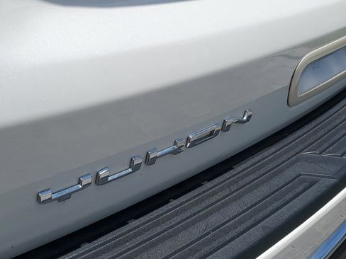 Used 2021 GMC Yukon Denali AWD/4WD image 8