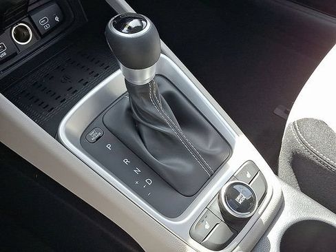 New 2026 Hyundai Venue SEL FWD image 9