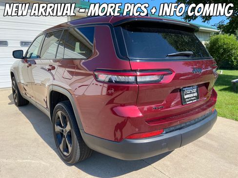 Used 2023 Jeep Grand Cherokee L Laredo AWD/4WD image 8