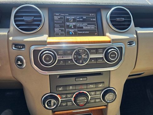 Used 2015 Land Rover LR4 HSE AWD/4WD image 11