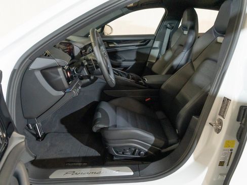 Certified 2025 Porsche Panamera RWD image 17