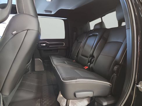 New 2026 RAM 2500 Laramie AWD/4WD image 22