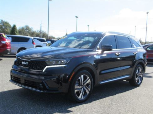 Used 2023 Kia Sorento SX Prestige image 3