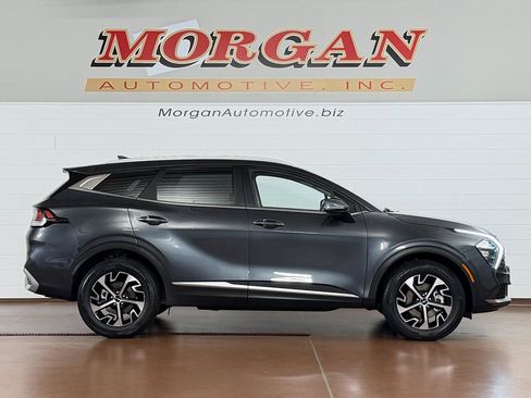 Used 2023 Kia Sportage EX image 2