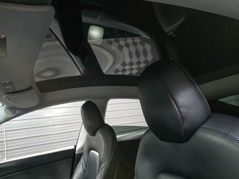 Used 2020 Tesla Model Y Long Range image 18