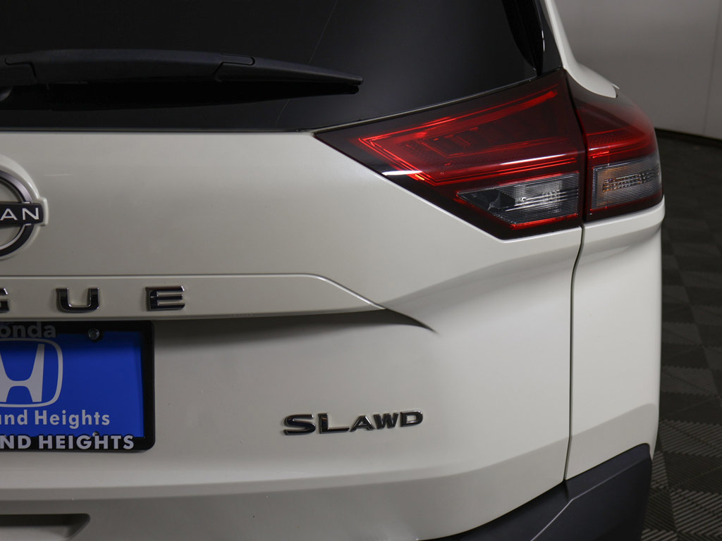 Used 2023 Nissan Rogue SL AWD/4WD image 16