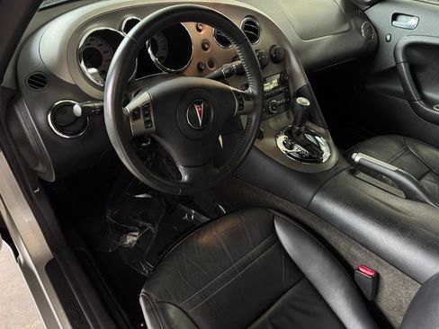 Used 2007 Pontiac Solstice Convertible w/ Premium Package RWD image 5