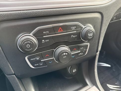 Used 2023 Dodge Charger SXT image 29