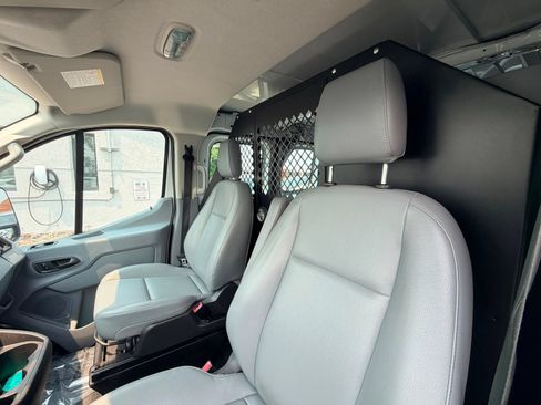 Used 2015 Ford Transit 250 130 Low Roof RWD image 14