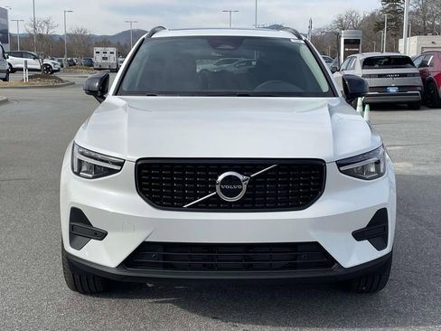 New 2026 Volvo XC40 B4 Core w/ Climate Package image 23
