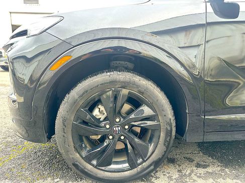 Used 2024 Buick Encore GX Sport Touring image 17