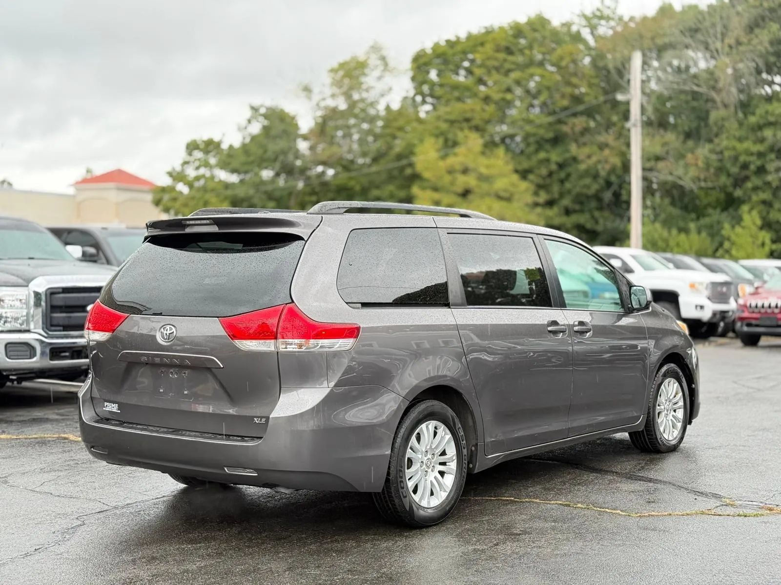 Used 2011 Toyota Sienna XLE w/ Entertainment Pkg FWD image 10