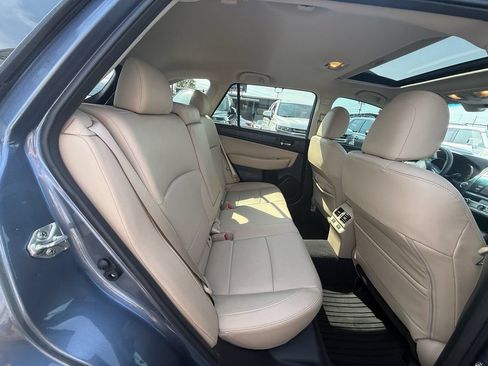 Used 2017 Subaru Outback 2.5i Limited AWD/4WD image 21