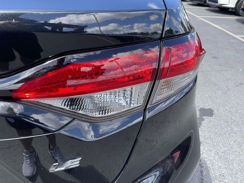 Used 2022 Toyota Corolla LE image 20