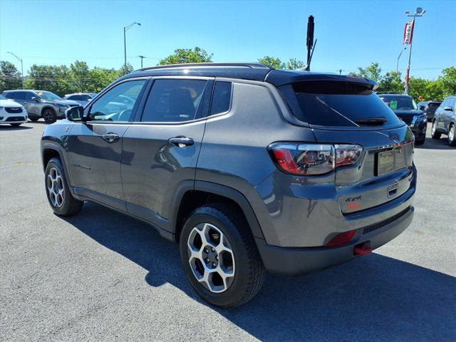 Used 2022 Jeep Compass Trailhawk w/ Trailhawk Convenience Group AWD/4WD image 3