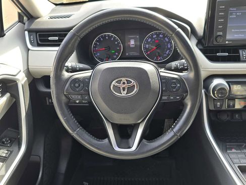 Used 2021 Toyota RAV4 XLE Premium AWD/4WD image 19
