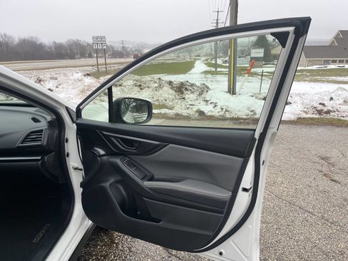 Used 2022 Subaru Crosstrek 2.5i Sport w/ Moonroof Package image 36