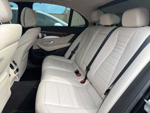 Used 2018 Mercedes-Benz E 400 4MATIC Sedan image 22