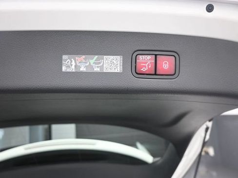 Used 2026 Mercedes-Benz GLC 300 image 27