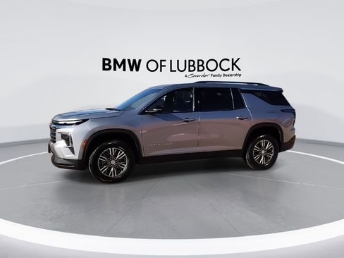 Used 2024 Chevrolet Traverse LT image 6