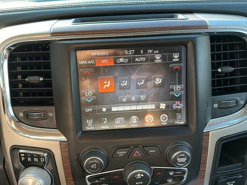 Used 2017 RAM 1500 Laramie AWD/4WD image 38
