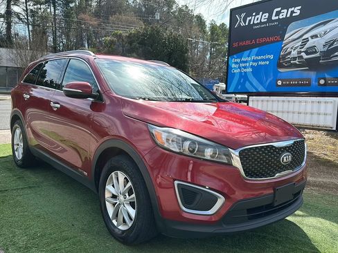 Used 2017 Kia Sorento LX image 1