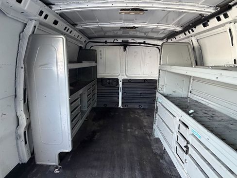 Used 2017 GMC Savana 2500 RWD 2500 155 image 21