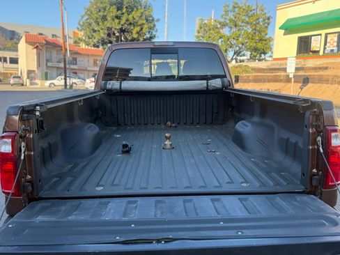 Used 2011 Ford F250 XLT w/ XLT Premium Pkg image 9