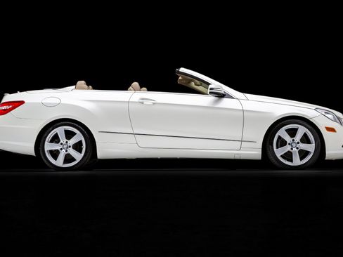 Used 2011 Mercedes-Benz E 550 Cabriolet image 12